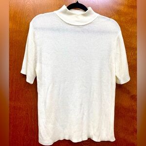 Croft and Barrow short sleeve white sweater ￼